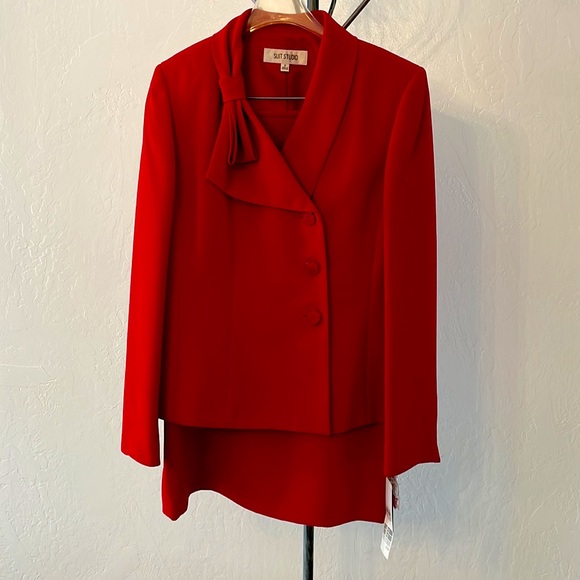 NWT Suit Studio, red 2PC suit, size: 8, suit jacket and skirt - Picture 6 of 7